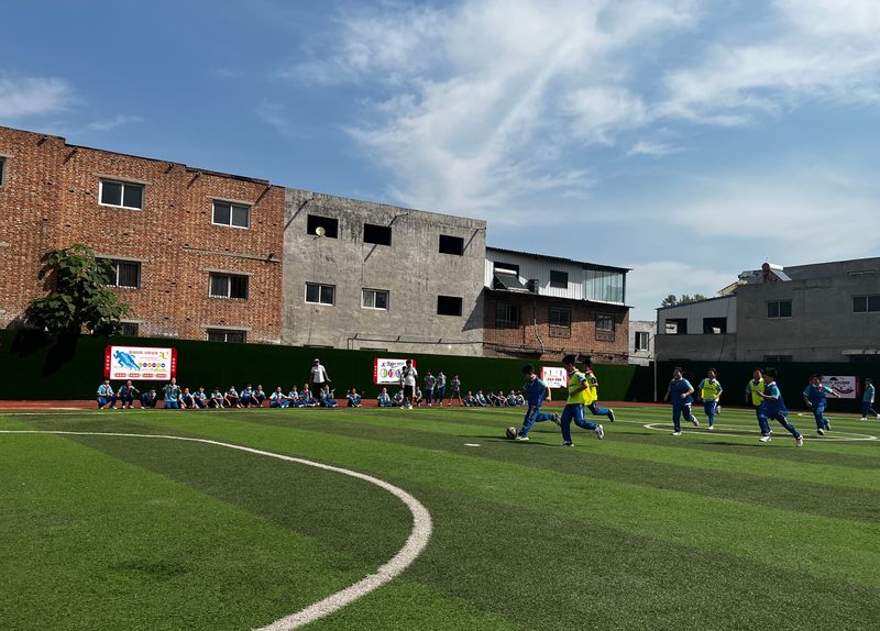 2022年9月8日道清路小学西校区在操场进行足球嘉年华活动