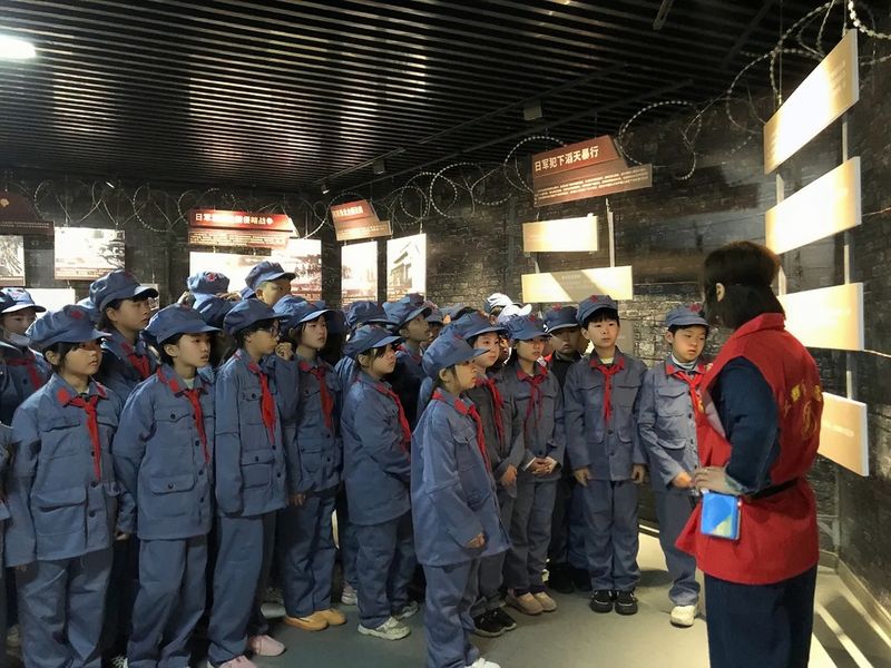 2021年4月18日,道清路小学在卫辉参观抗战纪念馆