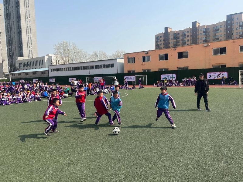 2022年4月1日，道清路小学组织校长杯校园足球联赛活动